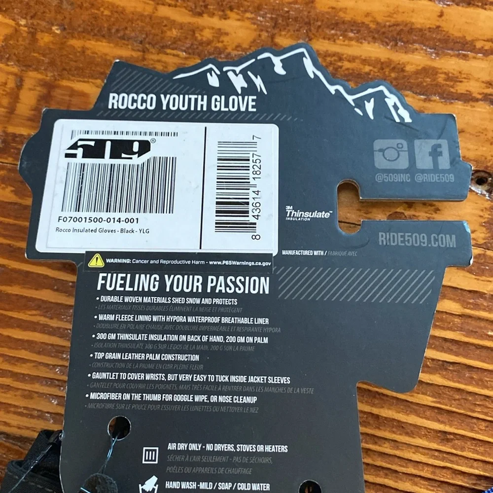 *NWT ROCCO YOUTH GLOVES